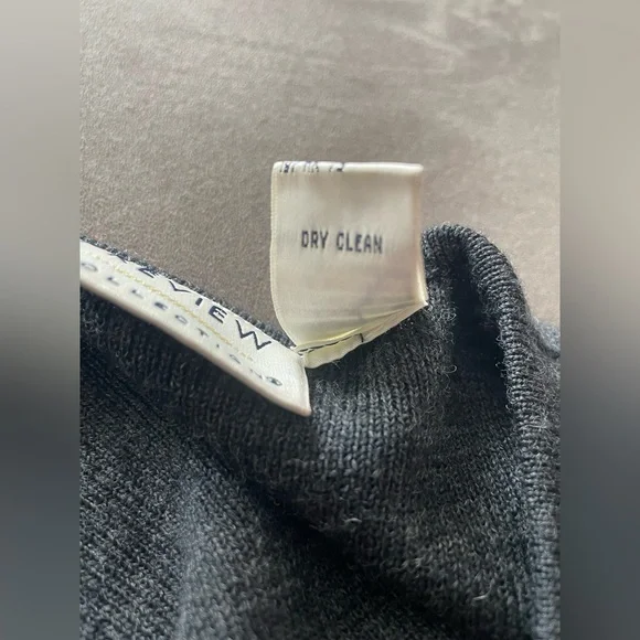 USED— preview brand sweater grey color, 100% merino wool. - Picture 3 of 4